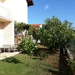 Dalmatien Апартаменты *